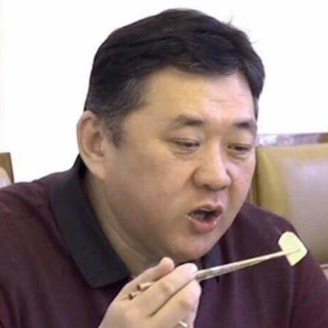 М.Энхболд бол “Адгийн шаар” юм!!!