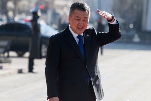 Төрийн ордон: 62 хувьтай байсан Ерөнхийлөгчийн рейтингийг 8 хувьтай болгож өгөөд З.Энхболд явлаа