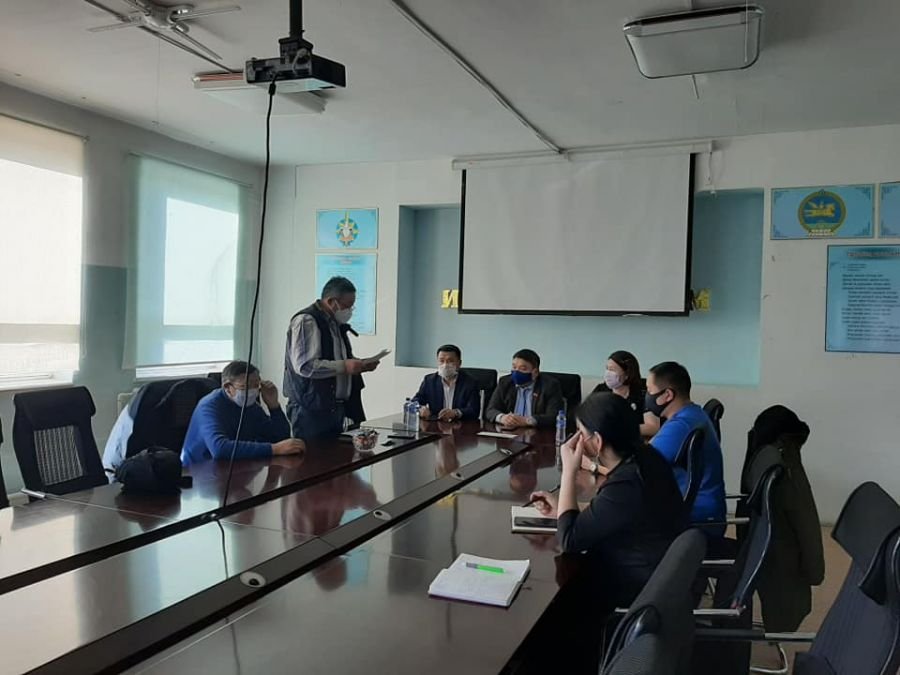 Бор-Өндөр УБҮ-ийн ажилтнууд нэг өдрийн цалингаа хандивлажээ
