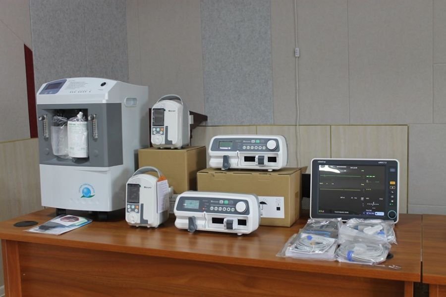 Сумдын Эрүүл мэндийн төвүүдэд 83 орчим сая төгрөгийн тоног төхөөрөмж олголоо