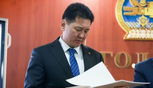 Хүрэлсүхийг хүүхдийн мөнгөөр нь шанаадаж унагаачихаад, хүнс хоолны өлсгөлөнд нэрвэгдэе